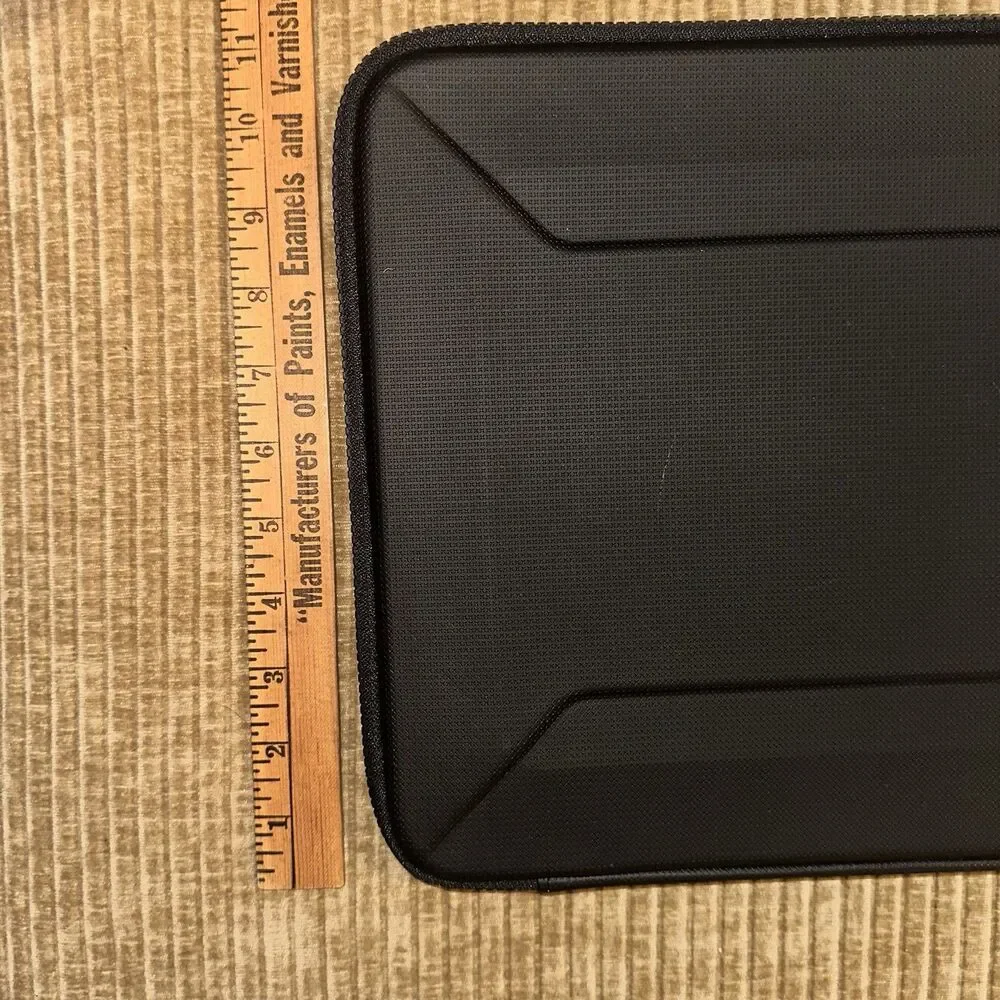 Thule Gauntlet Laptop Sleeve Case for  14